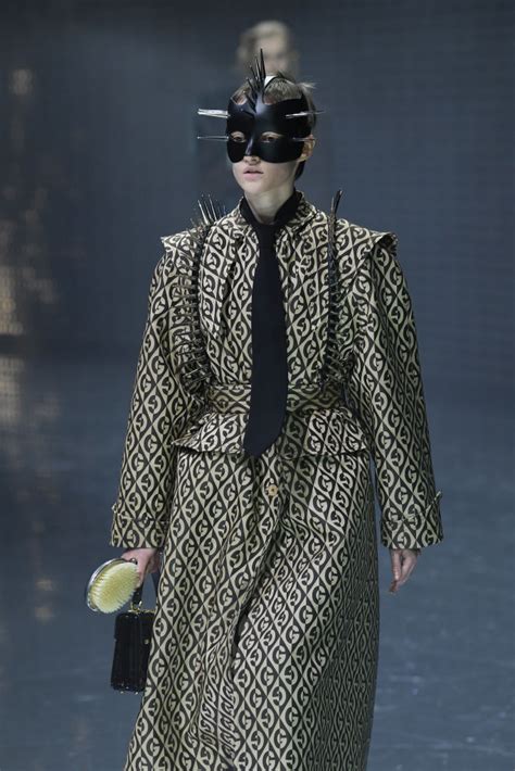 sfilata gucci modelle magre|La sfilata di Gucci alla Milano Fashion Week il trench tra i pezzi .